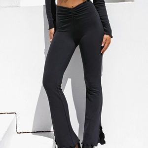 Tiger mist waves pant in black